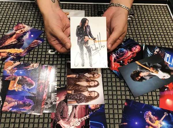 Collectible #2 - Signed photography - Image 2